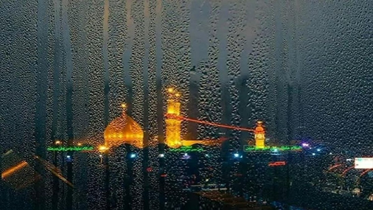 تنها به شوق کرب و بلا می کِشم نفس / دنیای بی حسین به دردم نمی خورد