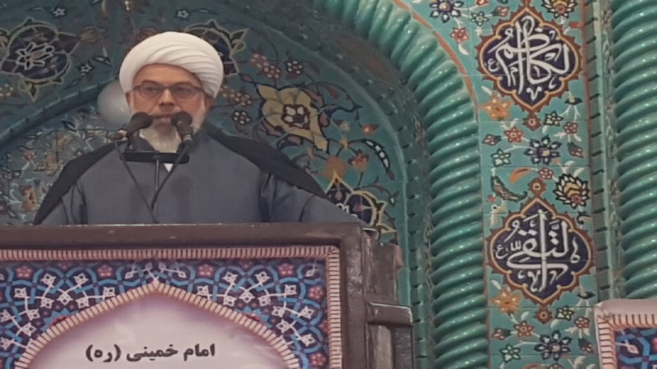 معارف انقلاب در مدارس و دانشگاه‌ها تدریس شود