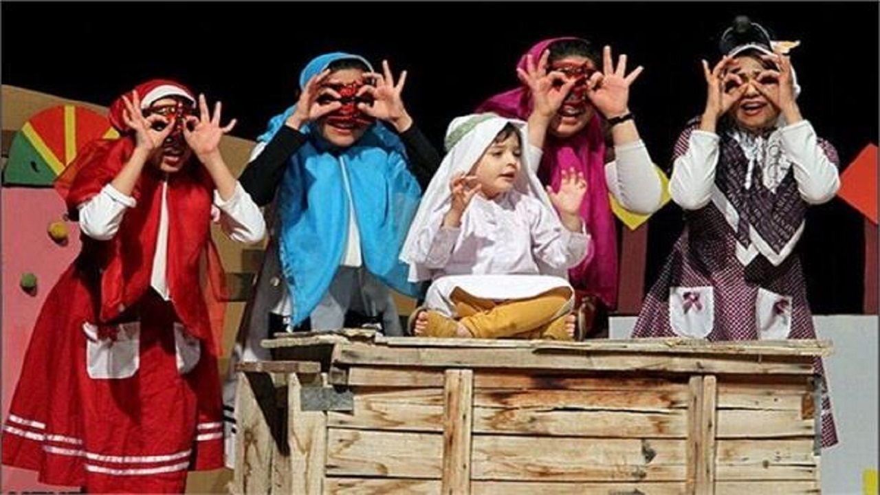 هنرنمایی کودکان اوتیسم قمی در نمایش روز قشنگ سارا +فیلم