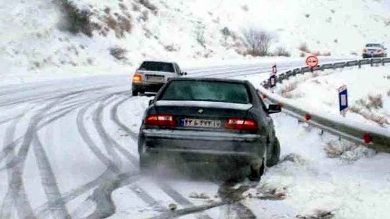 تردد در محور‌های غربی اصفهان فقط با زنجیر چرخ