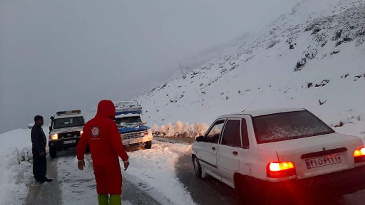 امداد رسانی به بیش از ۴۰۰ نفر توسط هلال احمر کردستان