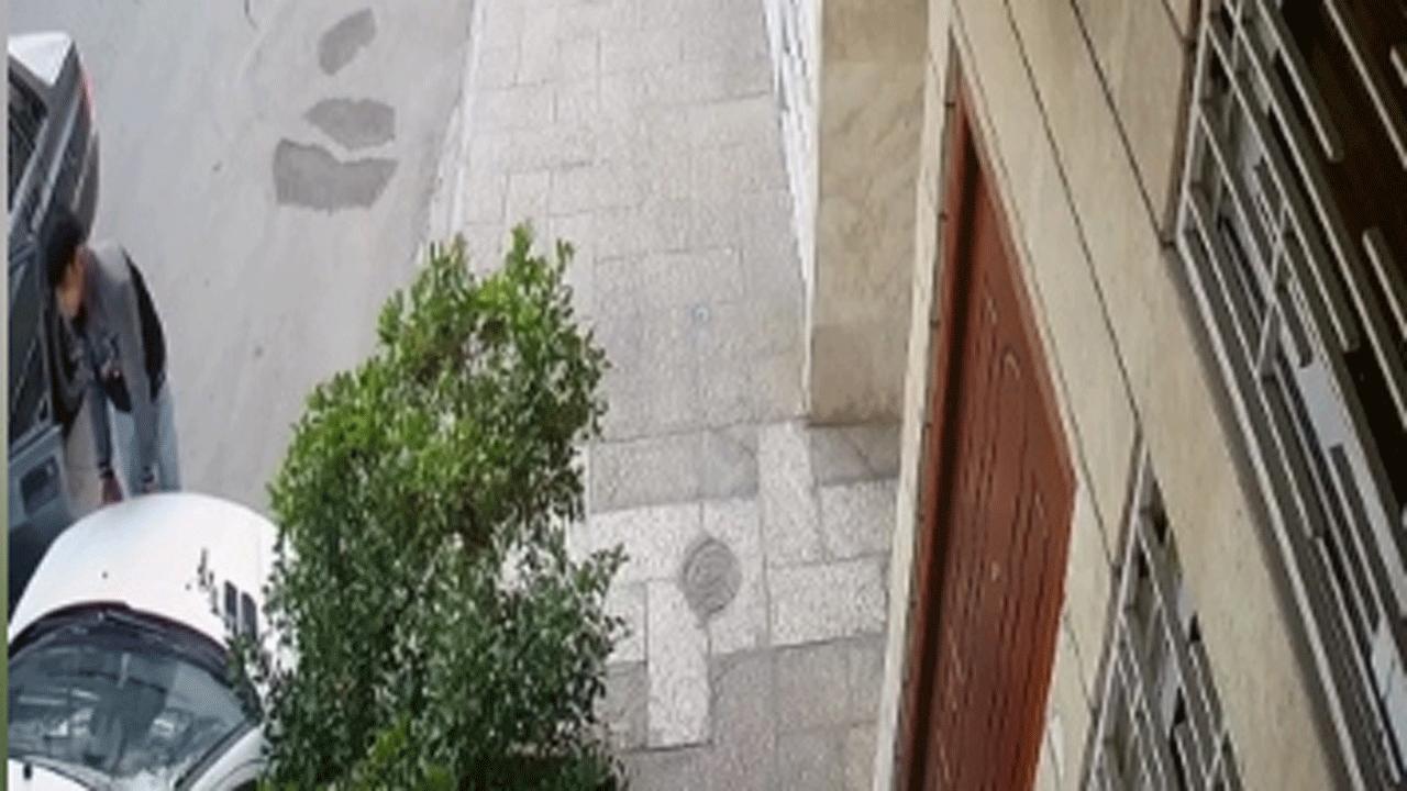 سرقت باتری پژو ۲۰۶ در ۲۰ ثانیه + فیلم