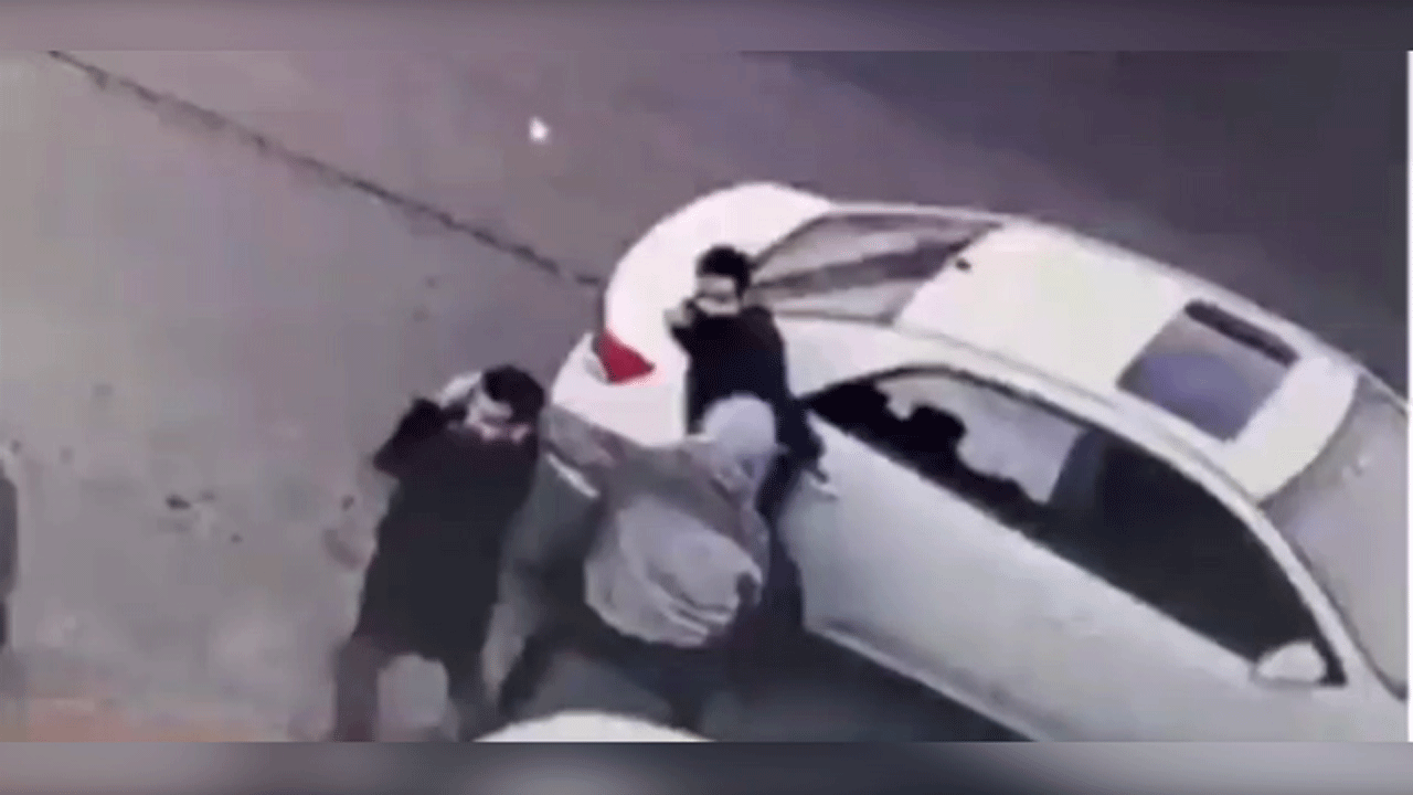 سرقت تلفن همراه با چاقو + فیلم