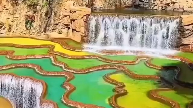 روستایی در پکن که بسیاری از مشاهیر فرهنگی را به خود جذب کرده است + فیلم