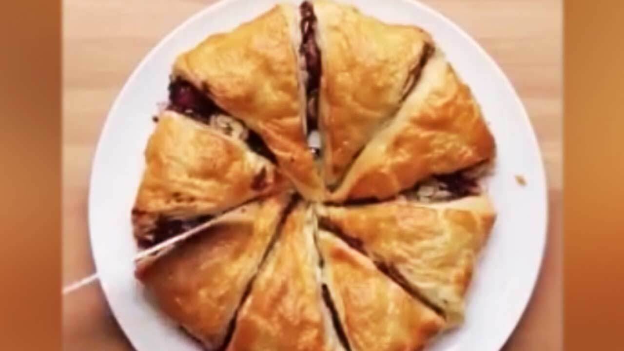 طرز تهیه نان شکلات و میوه برای صبحانه + فیلم