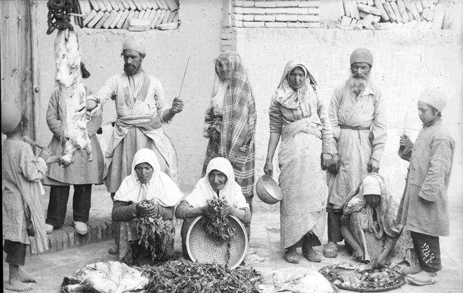 خوراکی&zwnj;هایی که از دوره قاجار، ایرانی شدند/ &laquo;سیب&zwnj;زمینی&raquo; و &laquo;گوجه فرنگی&raquo; از کجا آمدند؟