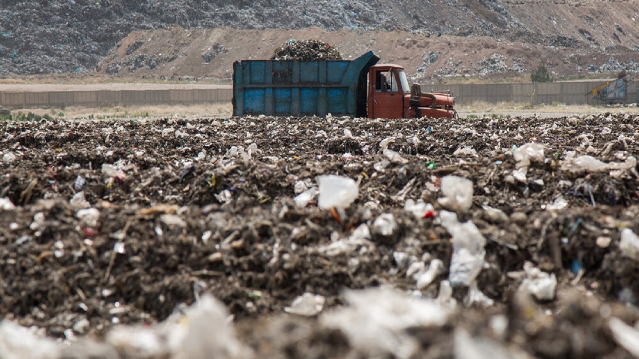 انتقال زباله‌های دهستان شیرکوه به گود مرکزی