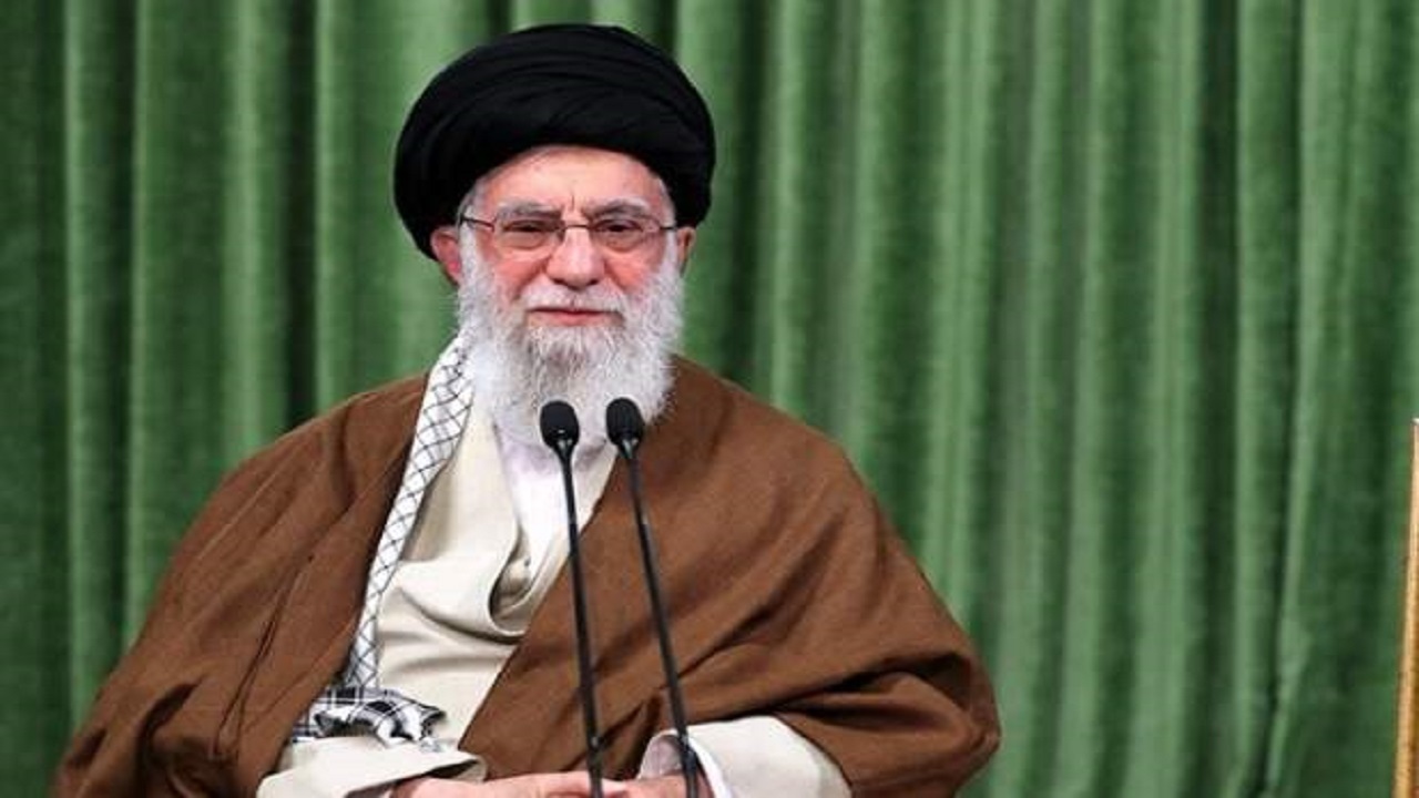 کدام شهید رهبر انقلاب را به مسائل سیاسی علاقمند کرد؟ + عکس