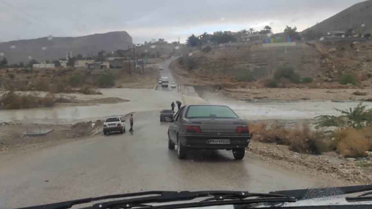 بسته شدن جاده قدیم بندرخمیر به بندرعباس