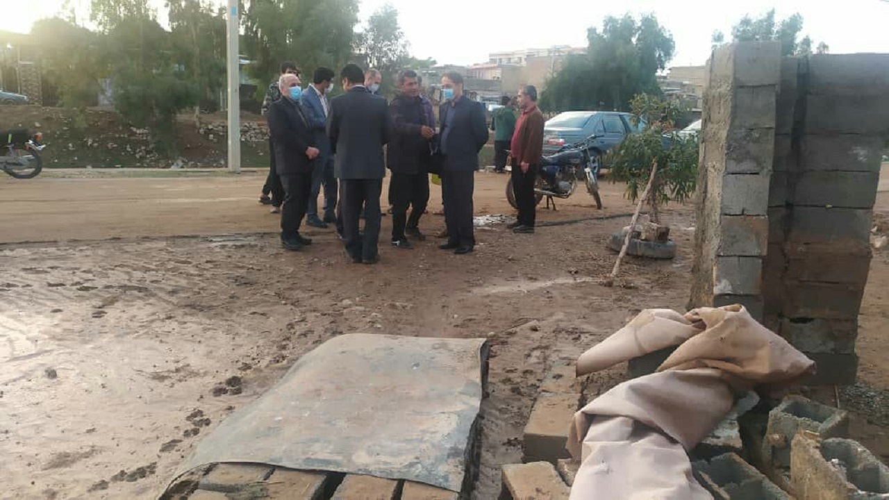 امدادگری کمیته امداد به ۴۰۰ خانواده نیازمند شهر سیل زده در مورموری