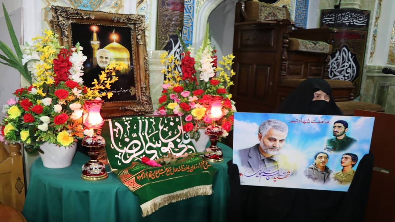 خادمیاران رضوی کرمان از مادران و همسران شهدا تجلیل کردند