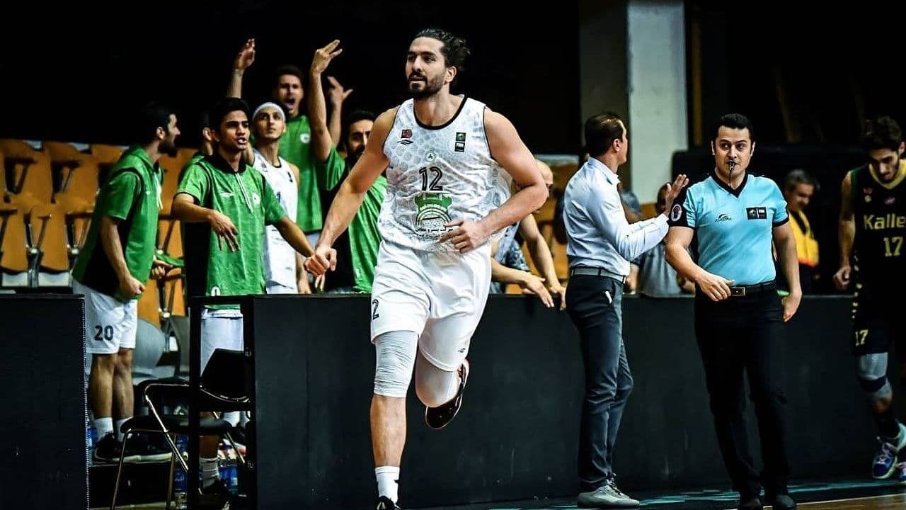 پیروزی ذوب آهن با درخشش زنگنه