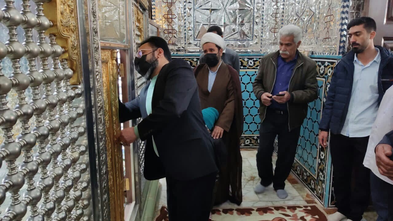 حرم مطهر امامزاده زید (ع) شهداد غبارروبی شد