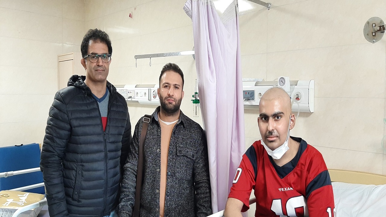 حمایت ارزشمند قهرمان جهان از کشتی گیرِ مبتلا به بیماری سخت