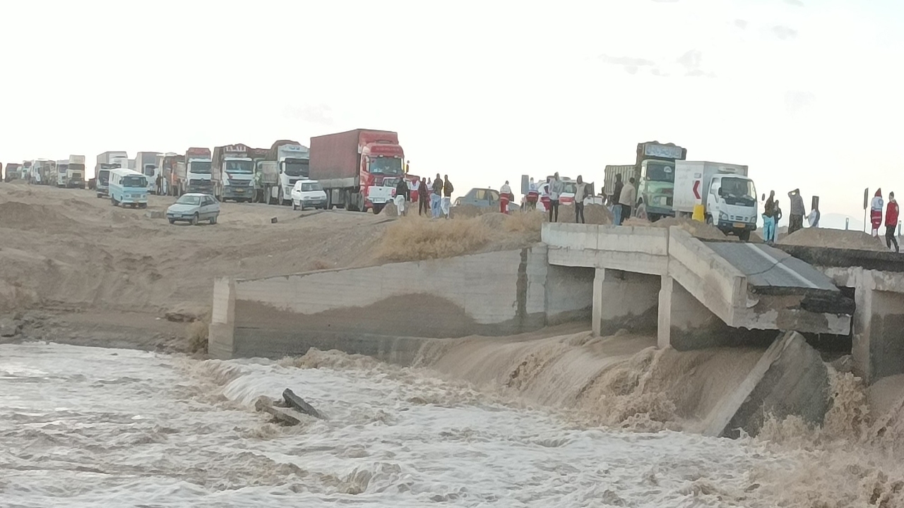 ۷۵ روستای ریگان در محاصره سیلاب