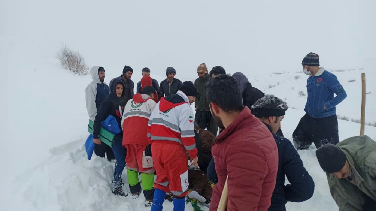 ‍ نجات فرد سقوط کرده از ارتفاعات تکاب