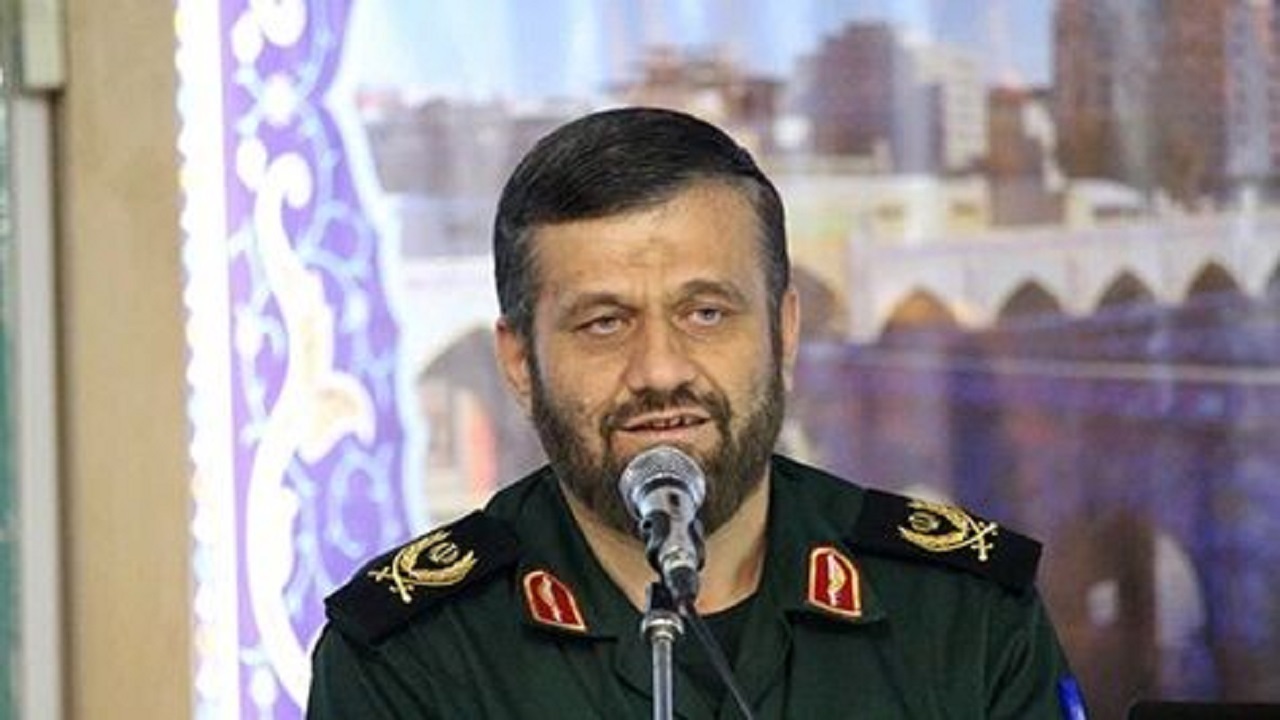تولید محتوا پیرامون قهرمانان ملی در فضای مجازی مورد توجه قرار گیرد