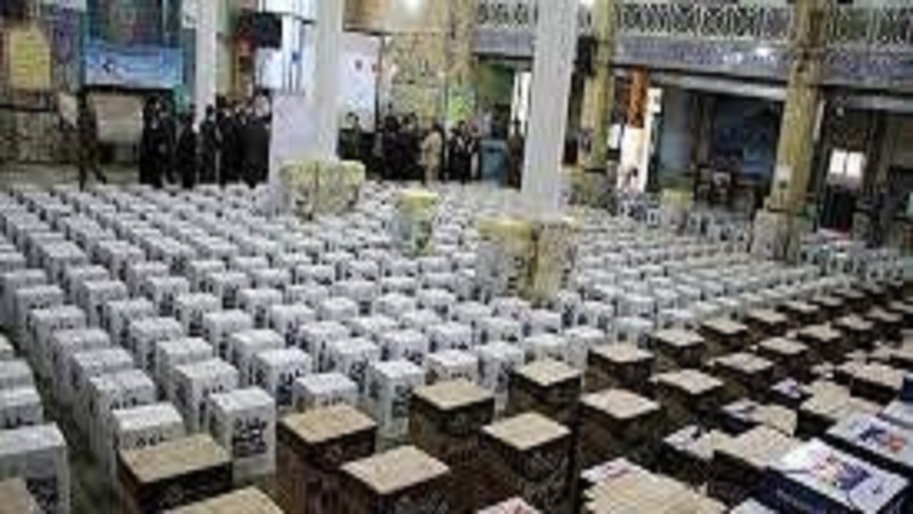 توزیع لوازم گرمایشی بین خانواده‌های نیازمند استان سیستان و بلوچستان