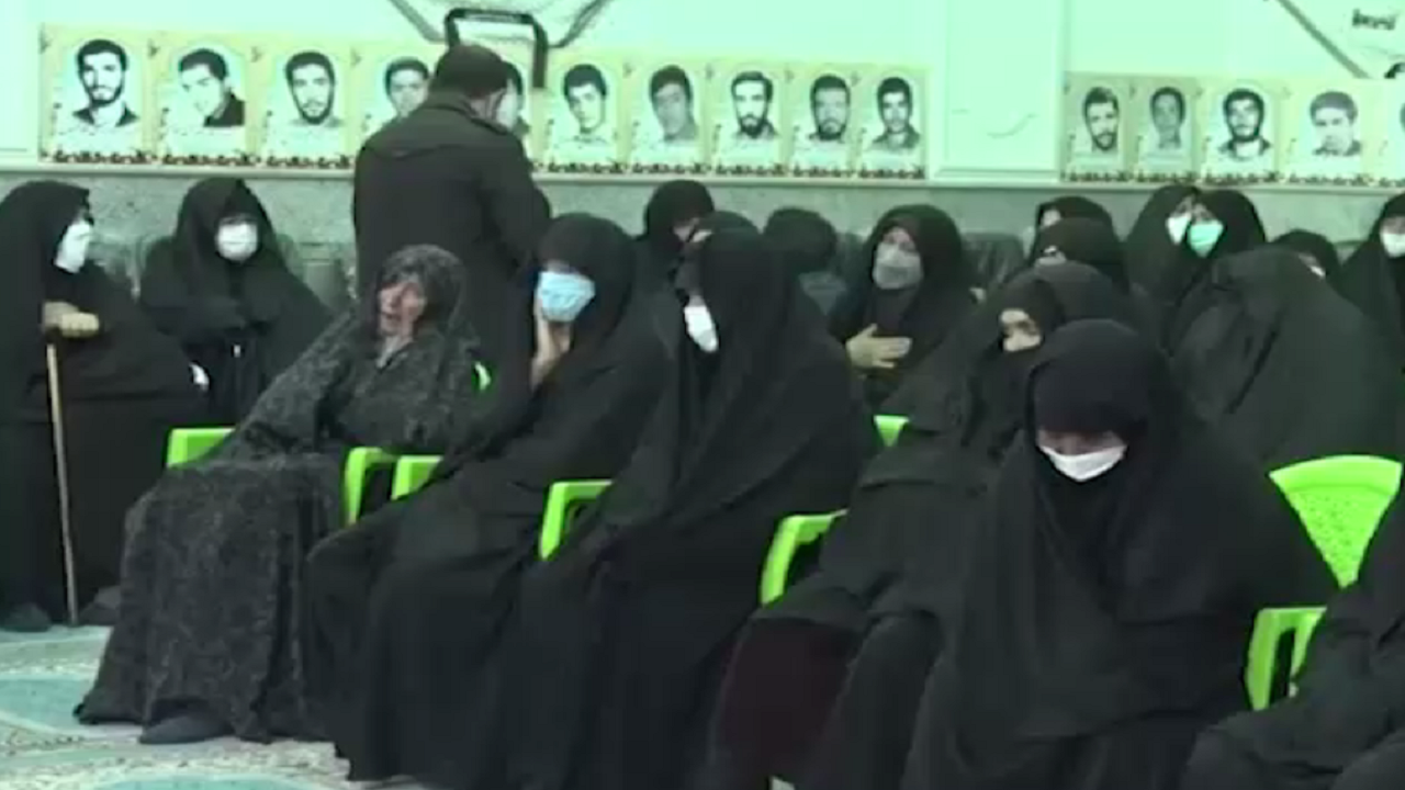 تجلیل از مادران و همسران شهدا در سمنان
