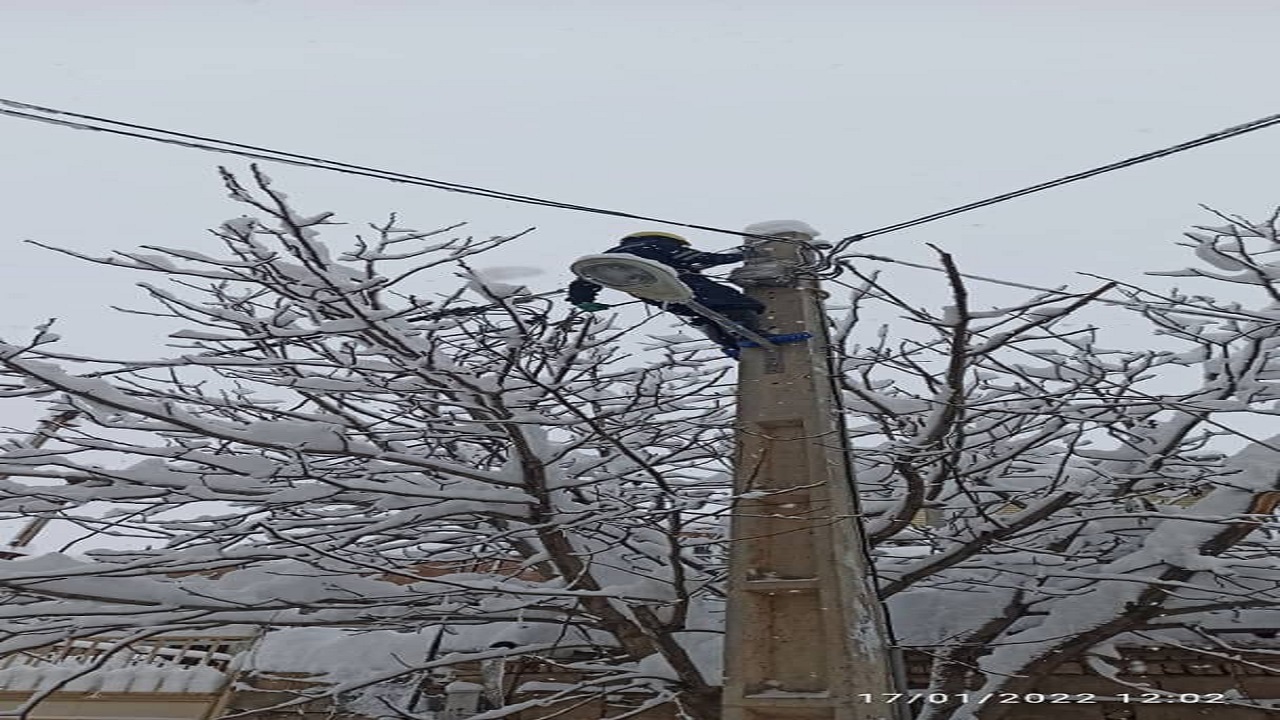شبکه برق ۷ روستای کردستان همچنان قطع است