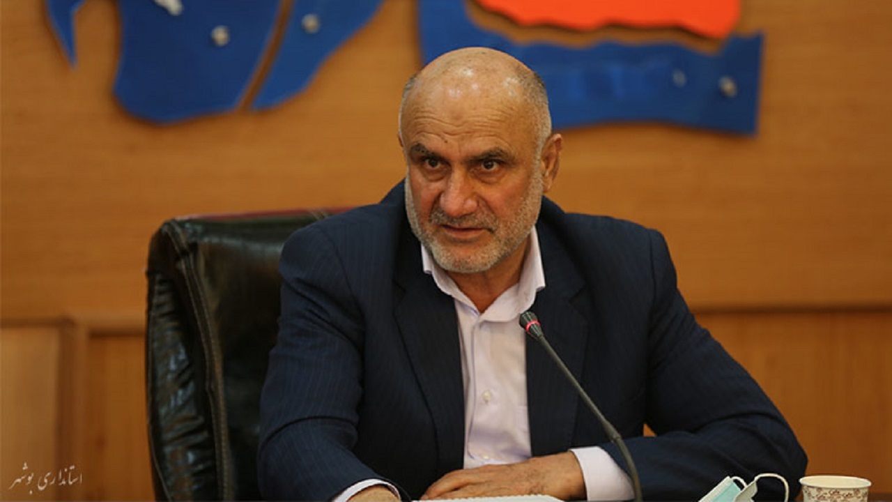 فرزندان شهدا نباید عضو گروه‌های سیاسی شوند