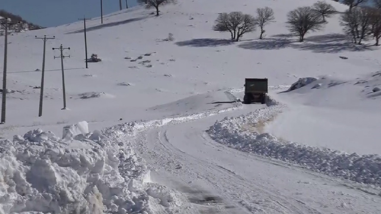 بازگشایی مسیر ۹ روستای هلیلان