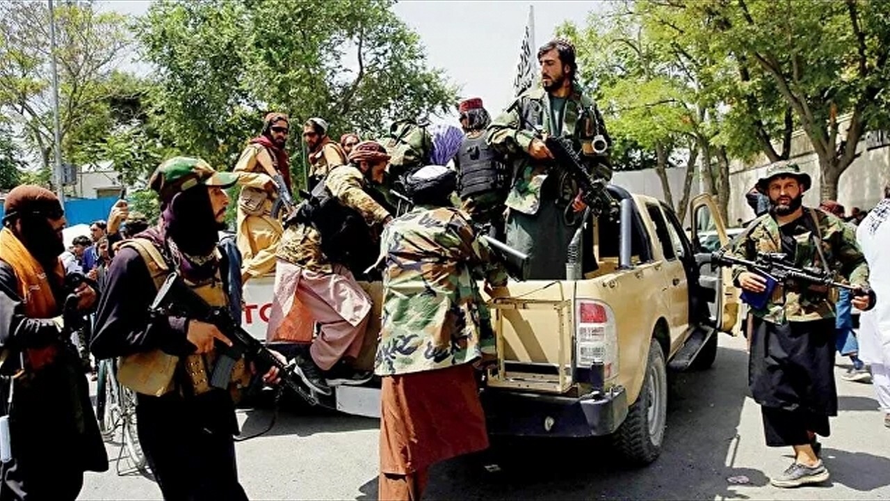 بیش از ۱۸۰۰ نفر از صفوف طالبان اخراج شدند