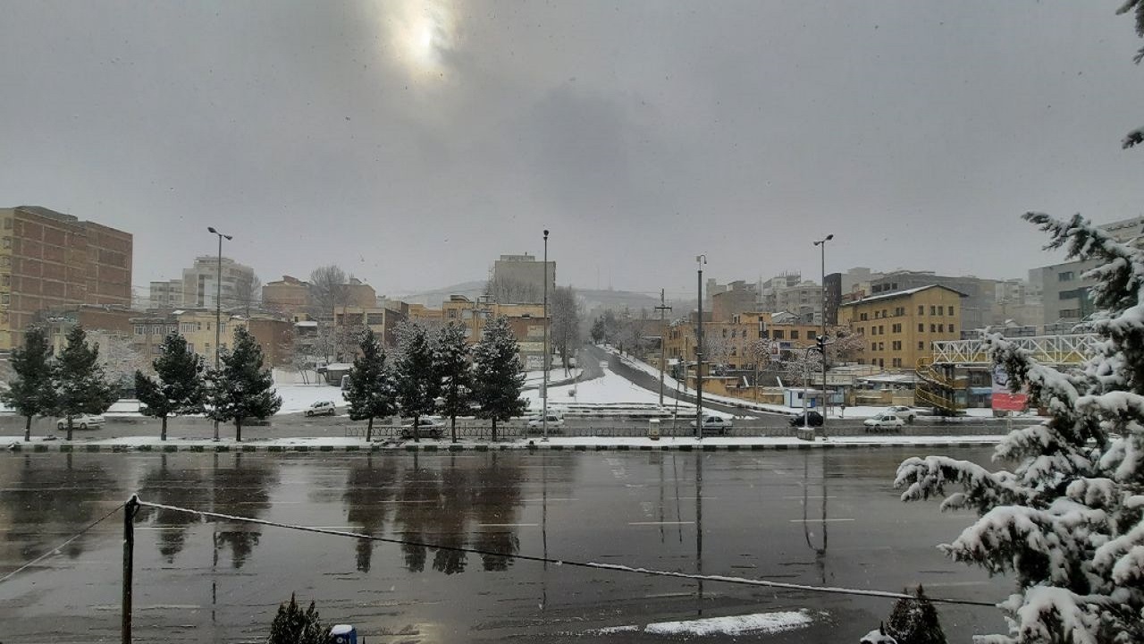 بارش نخستین برف زمستانی در سراسر آذربایجان غربی