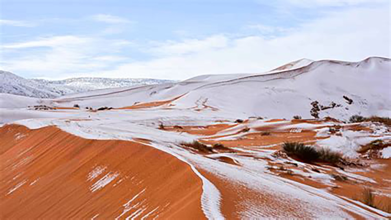 طوفان تگرگ در بیابان‌های عربستان سعودی + فیلم