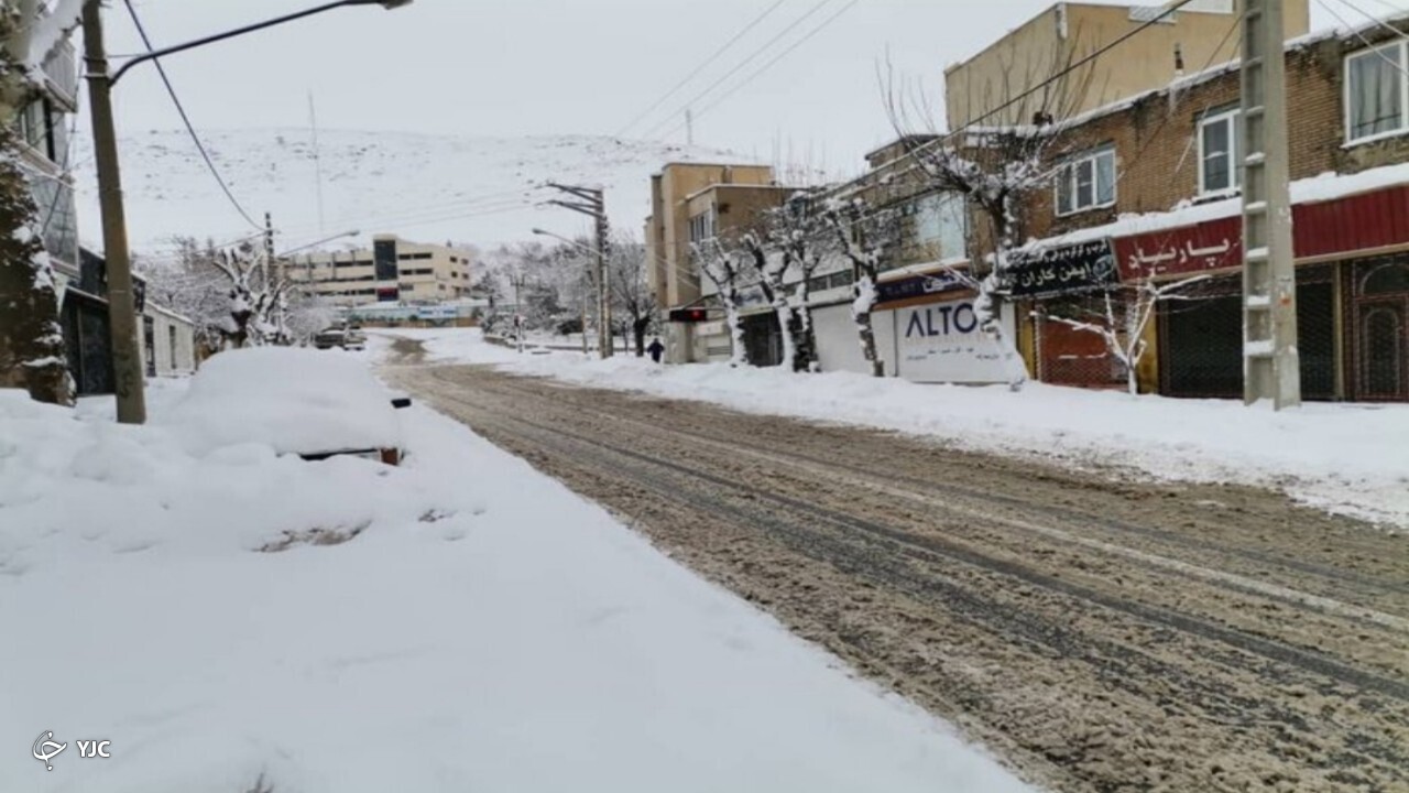دومین بارش "برف" مهاباد را فرا گرفت