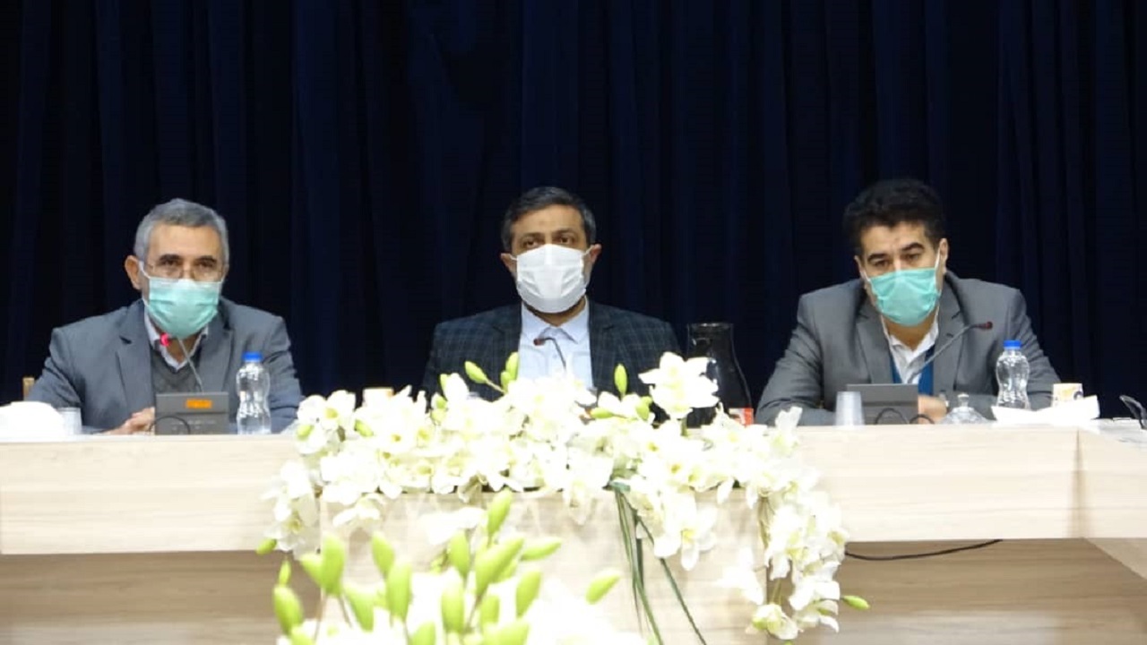اقدام دستگاه‌ها برای برف‌روبی و تسهیل عبور و مرور با سرعت ادامه می‌یابد