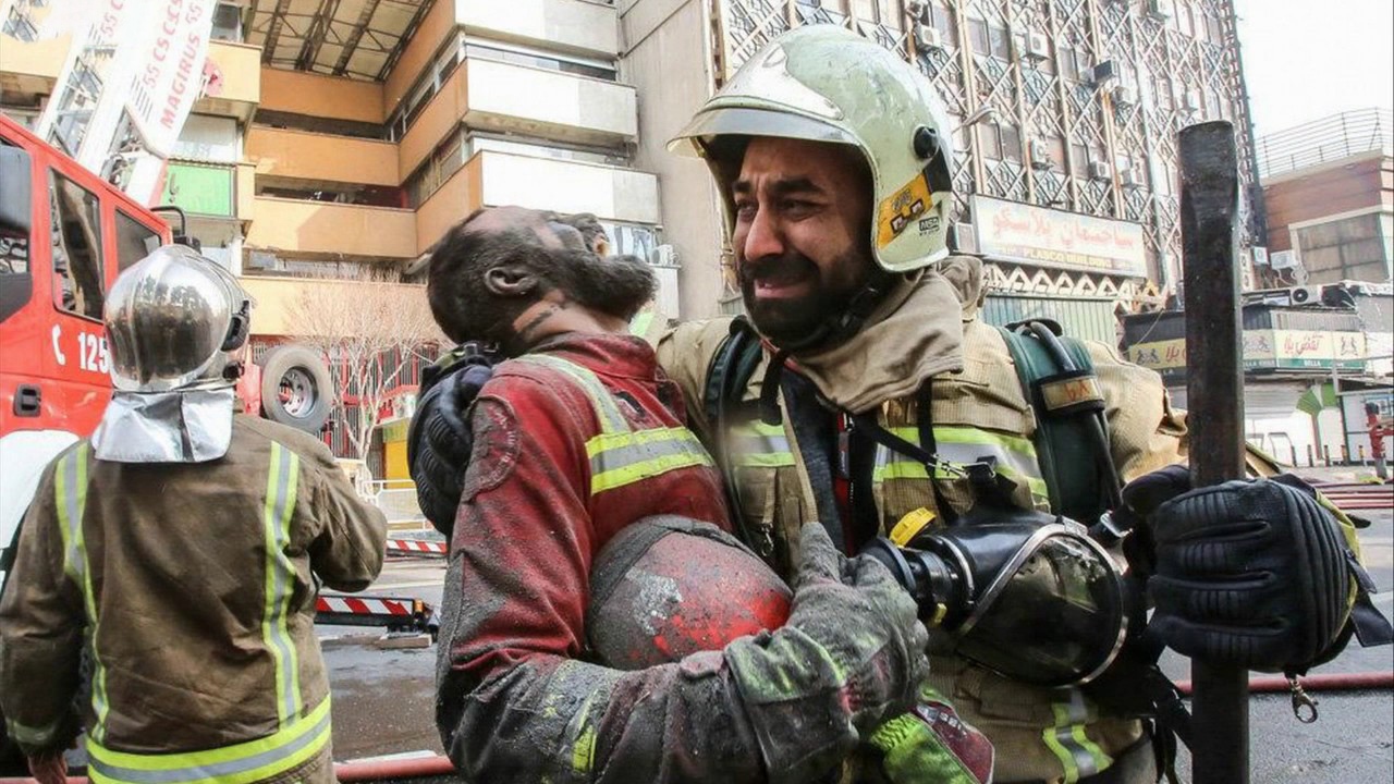 نماهنگی به یاد شهدای آتش نشان در حادثه ساختمان پلاسکو