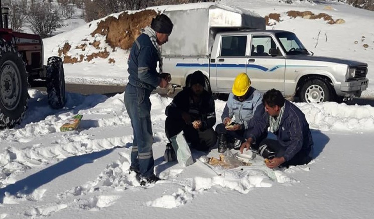 قطع شبکه‌ برق ۱۲ روستای کرمانشاه بە دلیل بارش برف