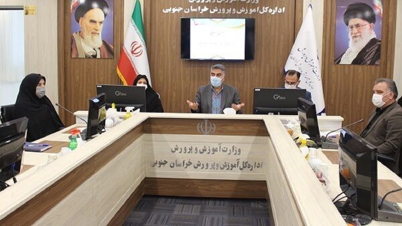 راهبران آموزشی فعالیت دانش آموزان ابتدایی را رصد می‌کنند