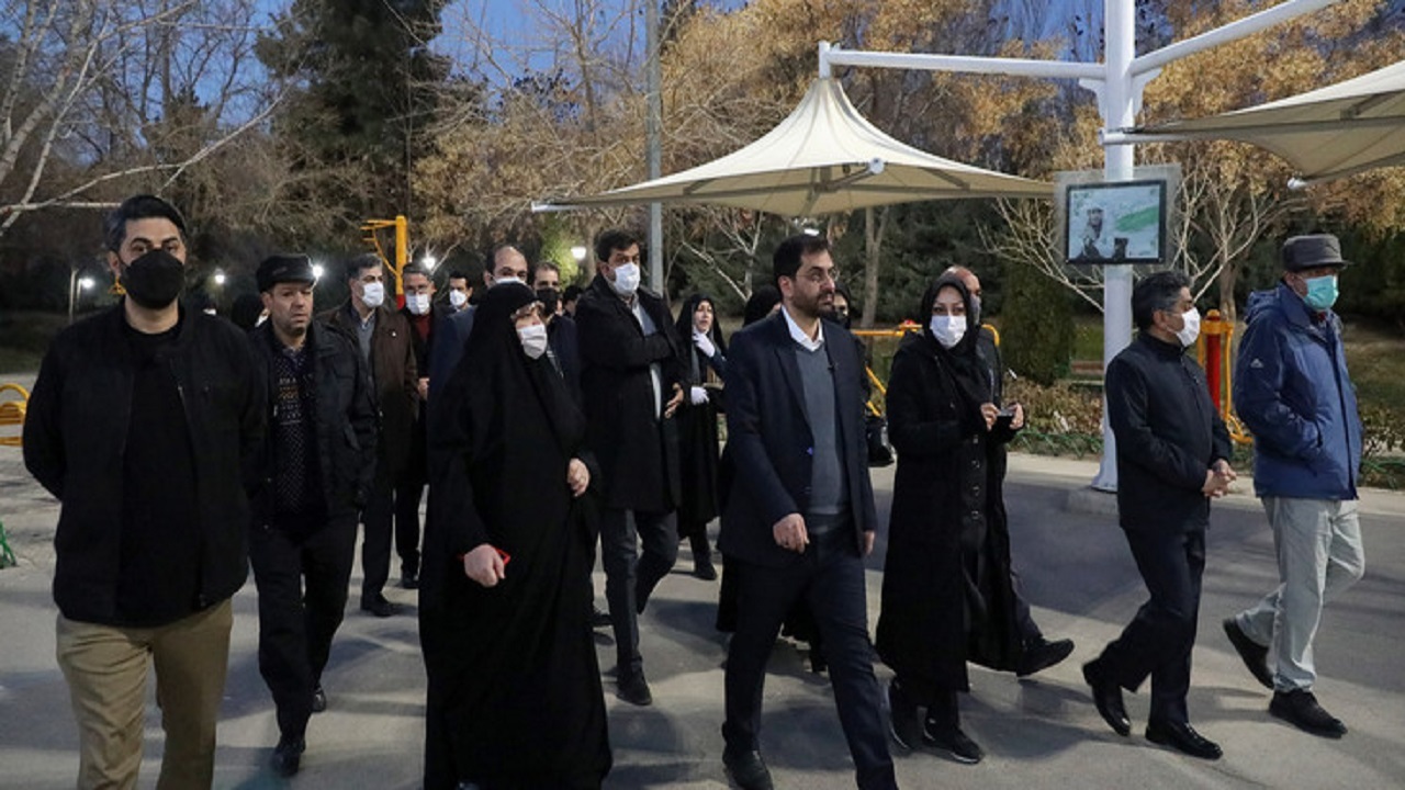 بازدید سحرگاهی شهردار مشهد از پارک بانوان بوستان ملت