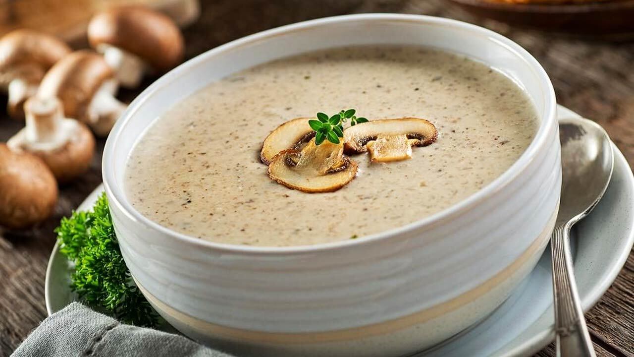 طرز تهیه سوپ قارچ و آویشن + فیلم