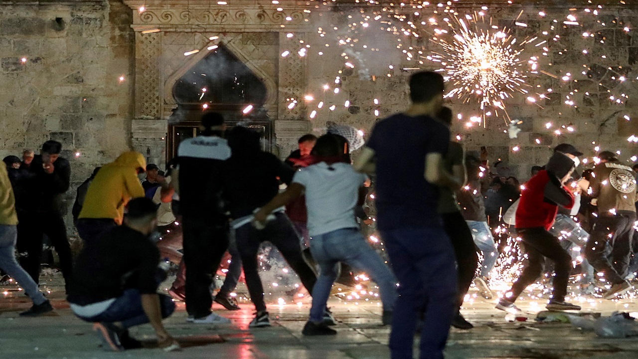 بیش از ۳۰۰ فلسطینی در درگیری با نظامیان صهیونیست مجروح شدند