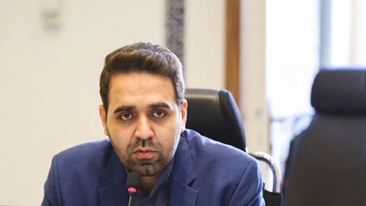 نظارت شورا بر شهرداری اصفهان از پشت میز عملی نمی‌شود