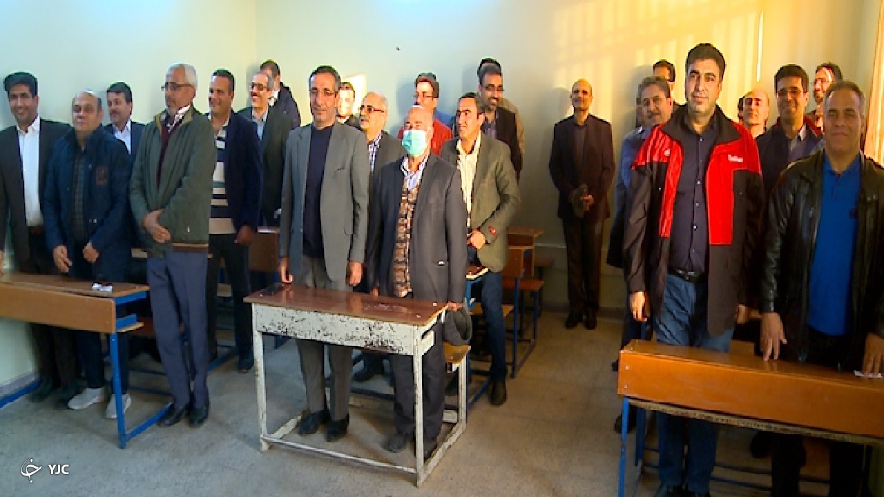 بازگشت دانش آموزان اراکی به مدرسه بعد از ۳۲ سال