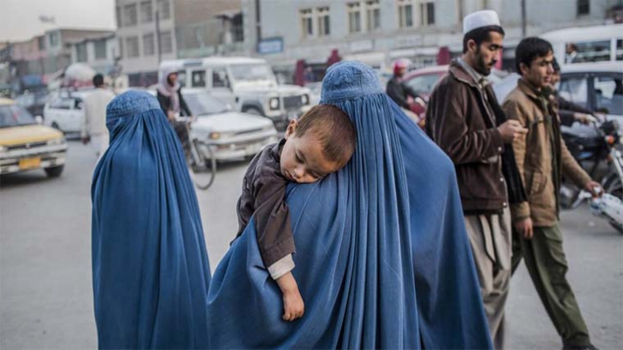 نقض حقوق زنان توسط طالبان سیاه نمایی است
