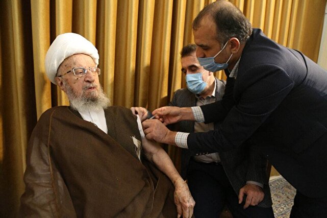 تزریق دز سوم واکسن کرونا به آیت الله مکارم شیرازی