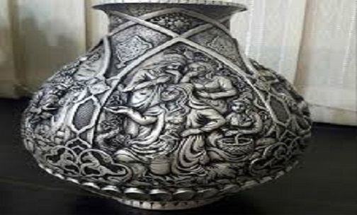 تجلی هنر قلم زنی درتبریز/ صدای موسیقی گونه کوبیدن چکش بر روی قلم