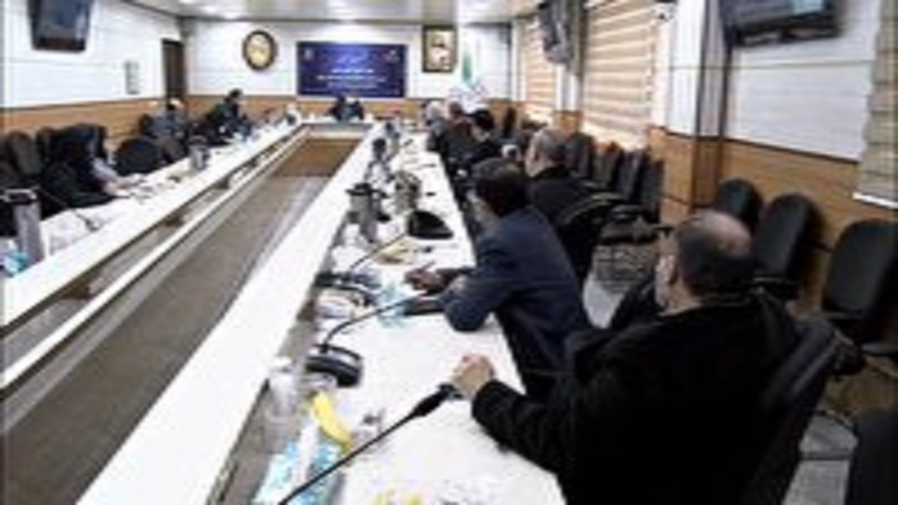 نشست بصیرتی مکتب سلیمانی با حضور دانشجویان لبنانی در سمنان