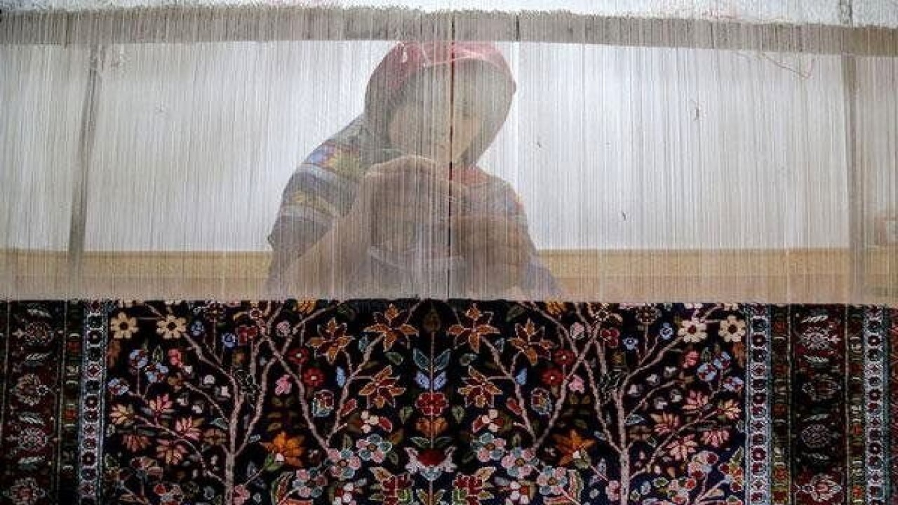 اعطای تسهیلات ارزان قیمت برای حمایت از بافندگان فرش