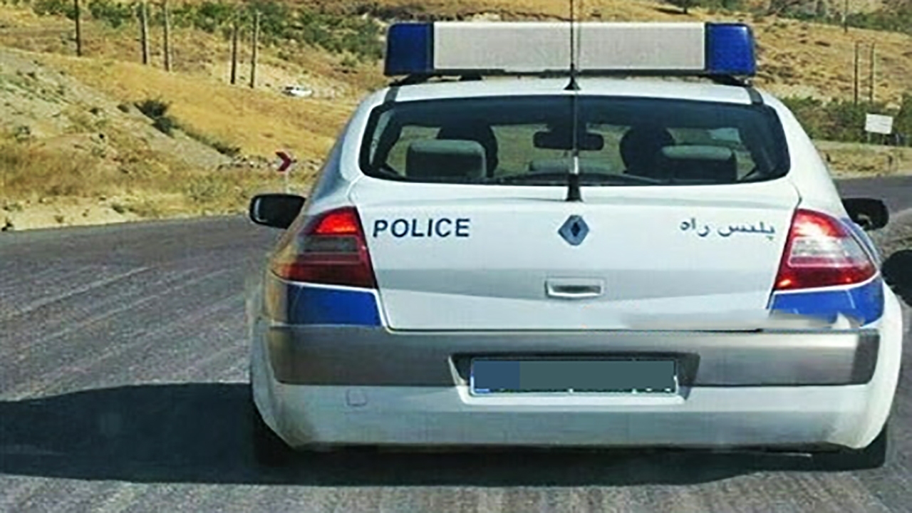 جزئیات تصادف ماشین پلیس با یک کامیون+ فیلم