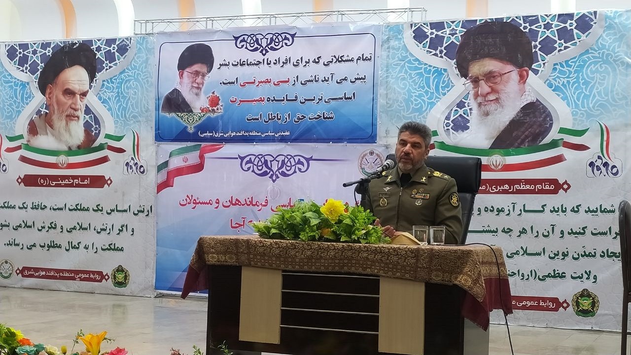 نیازمند بازخوانی دهه بصیرت هستیم