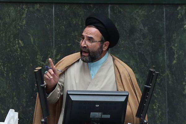 ۱۷ نوع وضعیت استخدامی داریم/ آقای وزیر از مسئولیت شانه خالی نکنید