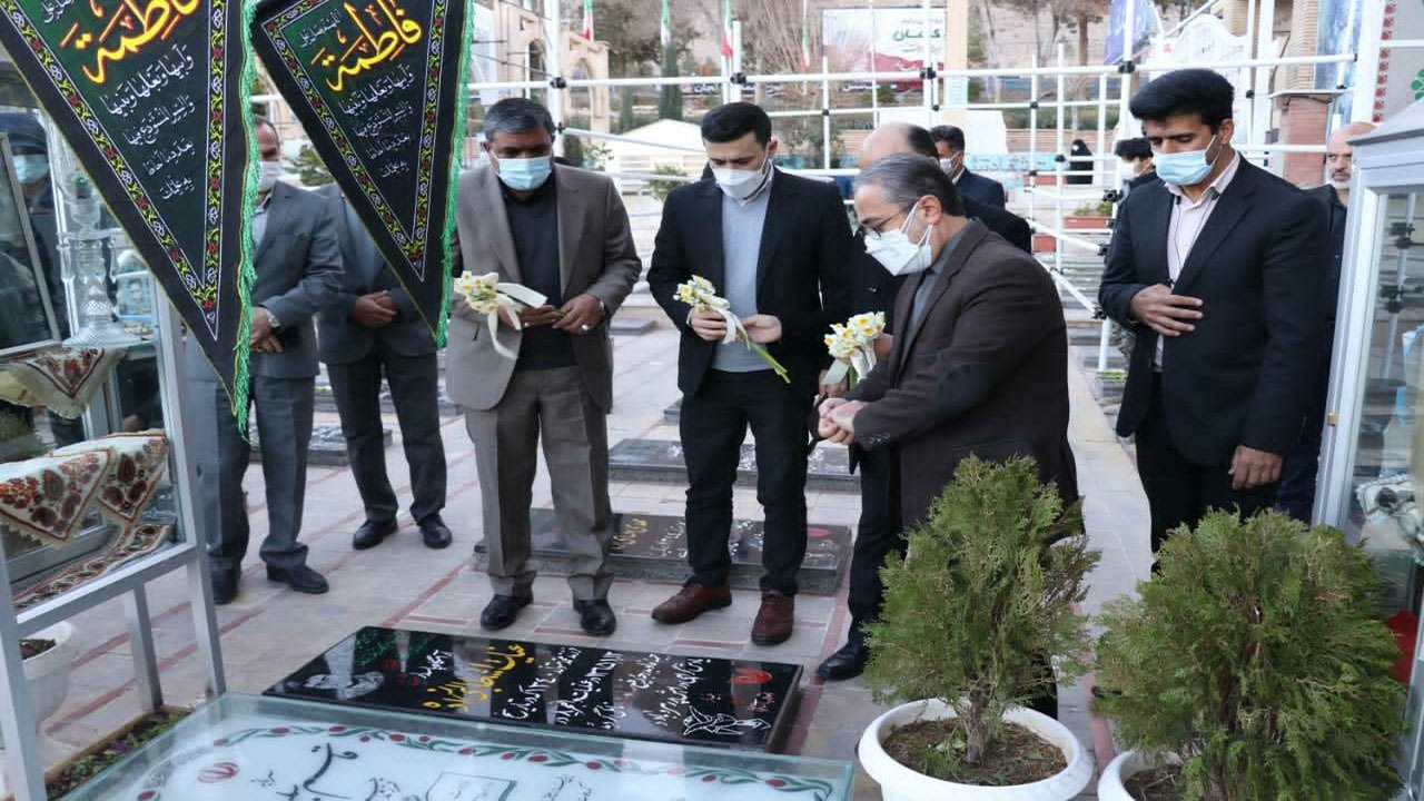 ادای احترام مدیر عامل کانون پرورش فکری کشور به مقام شامخ شهید سلیمانی