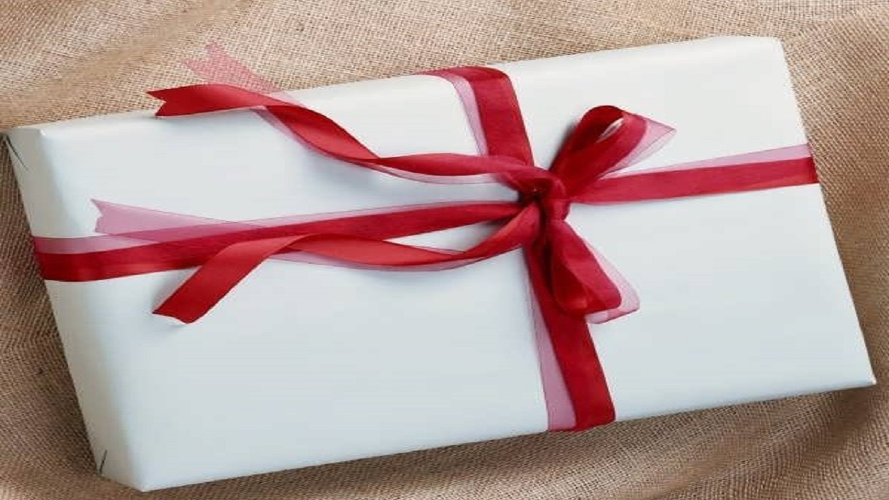 شیرینی بازنشستگی برای آزادی زندانیان در بند