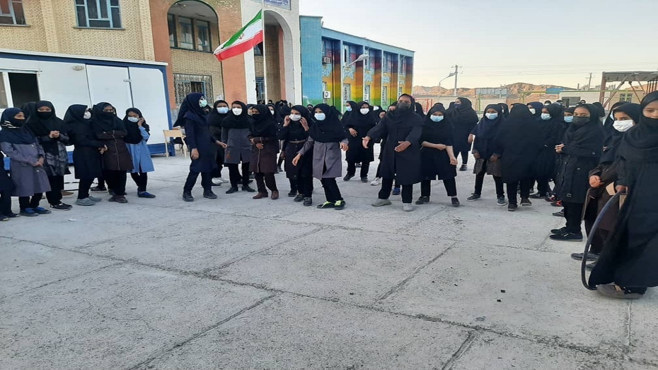 جشنواره پرواز بادبادک‌ها باحضور ۱۰۰ دانش آموز فنوجی